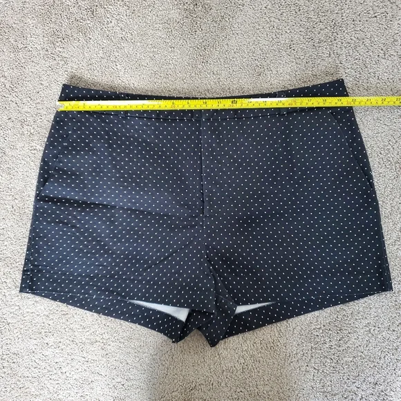 Forever 21 Women's Shorts, Navy (Size 2X) - Picture 5 of 7